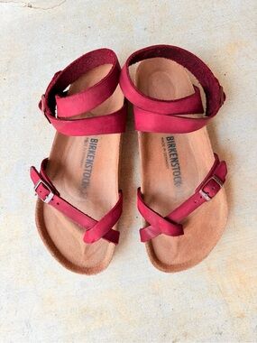 Birkenstock 38 Yara 100% Leather Zinfandel Rare